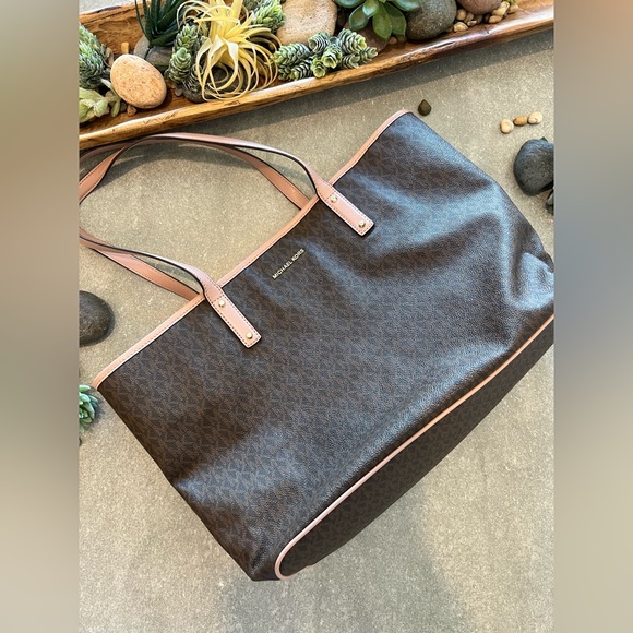 Michael Kors Neverfull Handbag - Picture 1 of 1